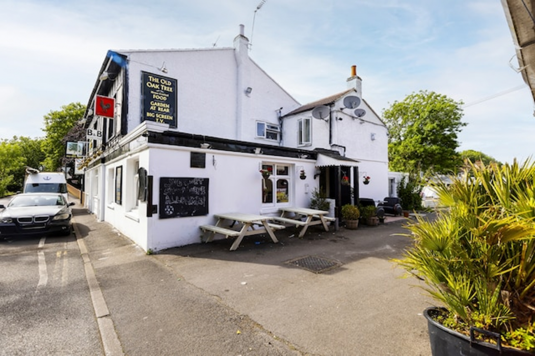 OYO Old Oak Tree Inn in LONDON
