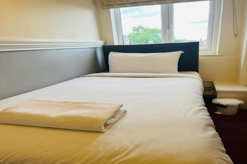 OYO Rothwell House Hotel 13/19