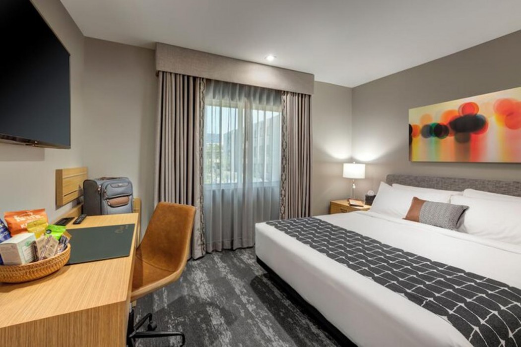 The Olivia Hotel 12/48