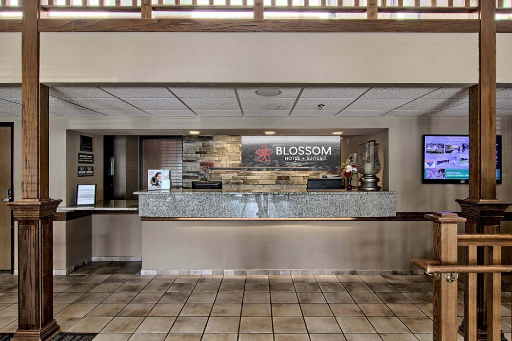 Blossom Hotel & Suites Traverse City 5/64