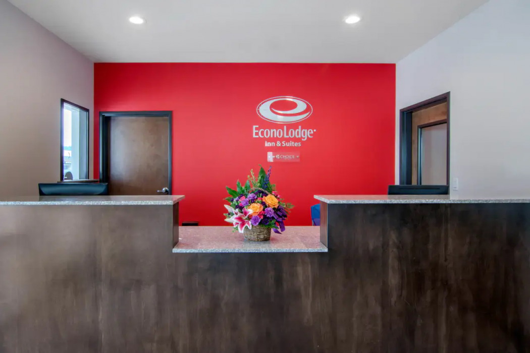 Econo Lodge Inn & Suites Springfield Main Street 3/63