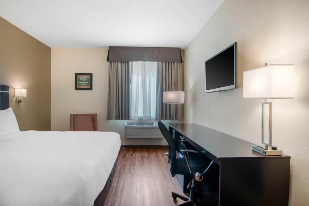 Econo Lodge Inn & Suites Springfield Main Street 8/63