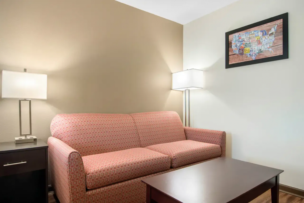 Econo Lodge Inn & Suites Springfield Main Street 15/63