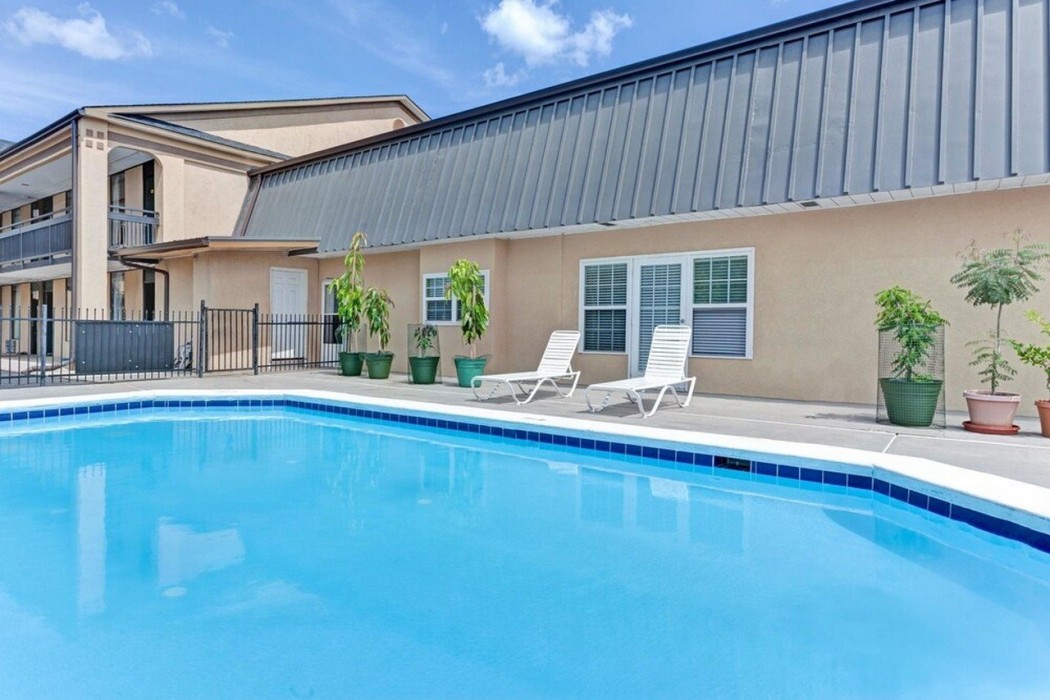 Super 8 By Wyndham Carrollton Ga 7/15