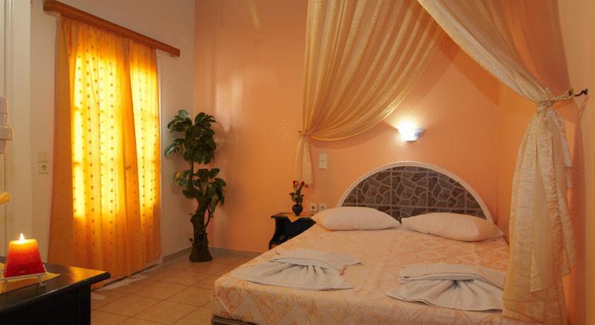 Breaq Santorini Hotel (Ex Margarita Hotel Santorini) 7/53