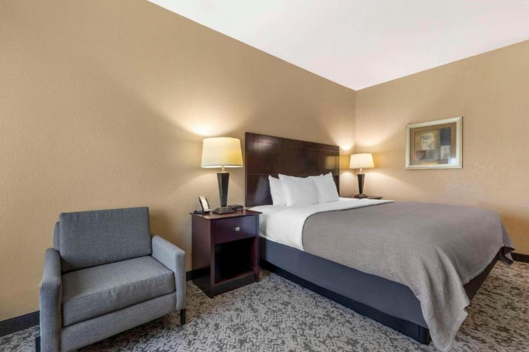 Quality Inn & Suites Groesbeck North 9/24