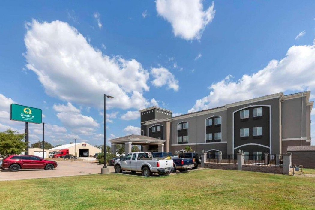 Quality Inn & Suites Groesbeck North 2/24