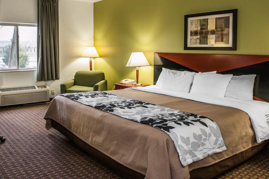 Sleep Inn South Bend Airport 13/25