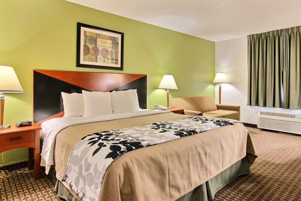 Sleep Inn South Bend Airport 8/25
