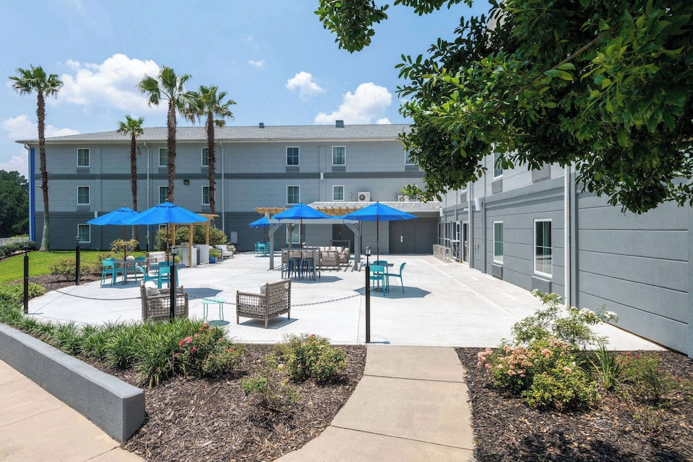 TRYP by Wyndham Tallahassee North I-10 Capital Circle 5/63