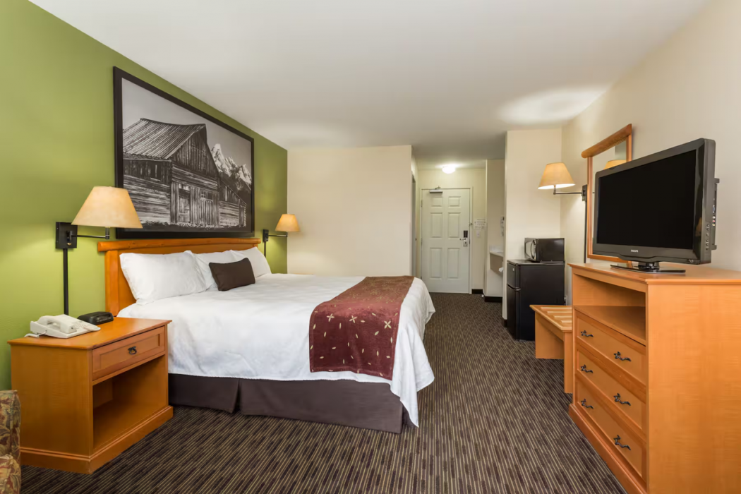 Super 8 By Wyndham Wheatland Wyoming 8/24