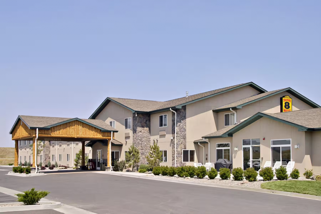 Super 8 By Wyndham Wheatland Wyoming 1/24