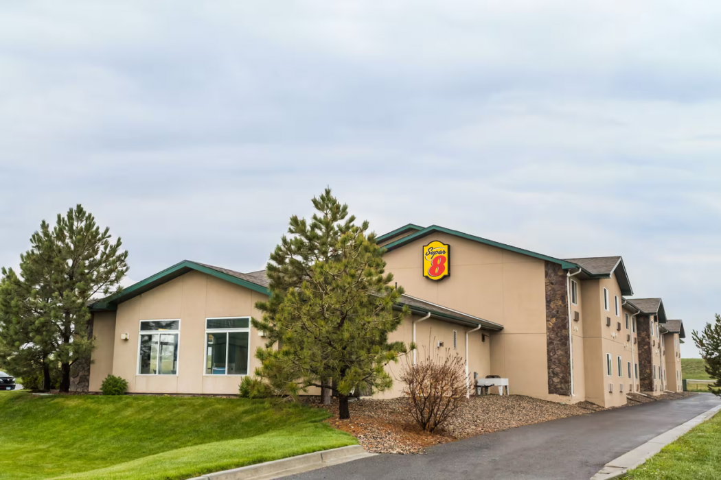 Super 8 By Wyndham Wheatland Wyoming 3/24
