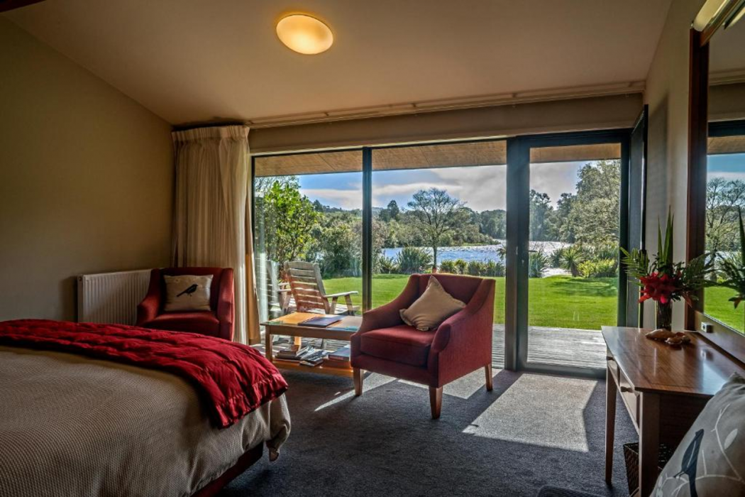 Lake Moeraki Wilderness Lodge 8/39