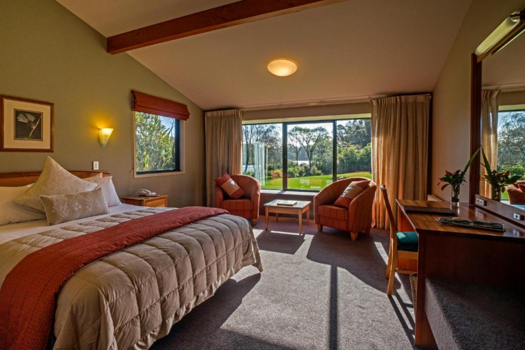 Lake Moeraki Wilderness Lodge 6/39