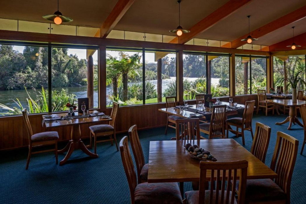 Lake Moeraki Wilderness Lodge 15/39
