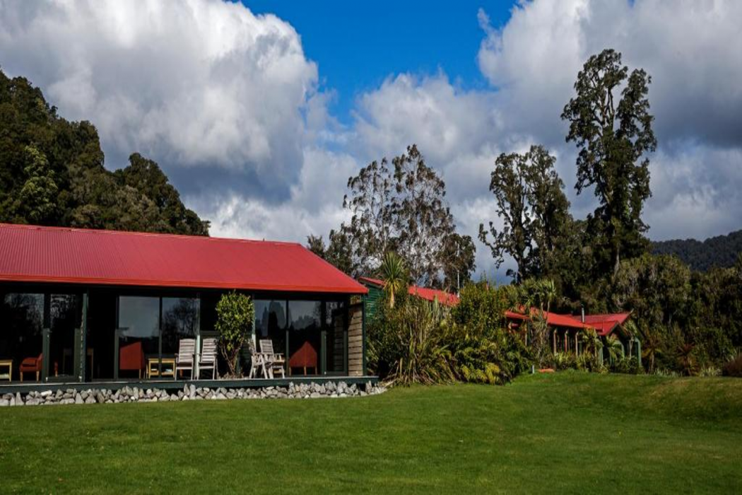 Lake Moeraki Wilderness Lodge