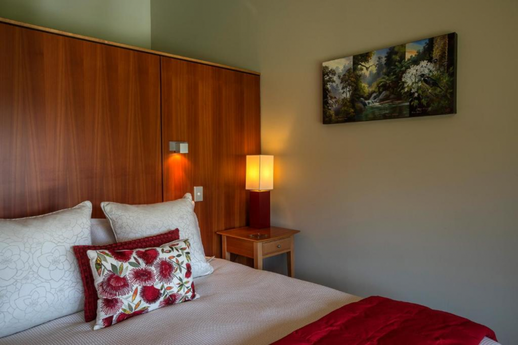 Room at Lake Moeraki Wilderness Lodge, HAAST