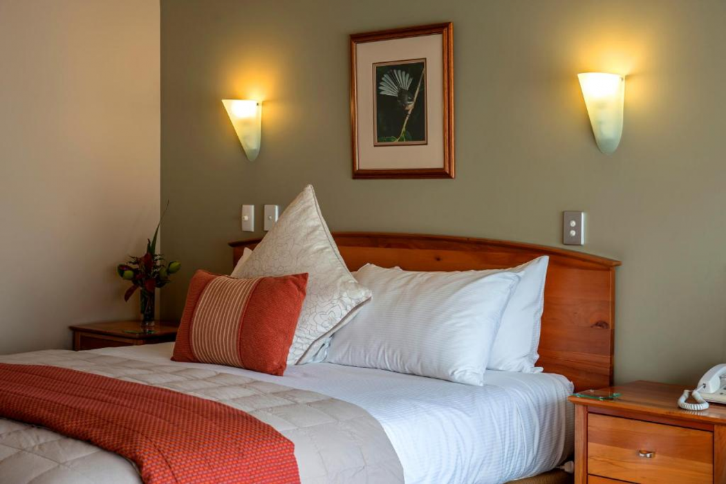 Room at Lake Moeraki Wilderness Lodge, HAAST