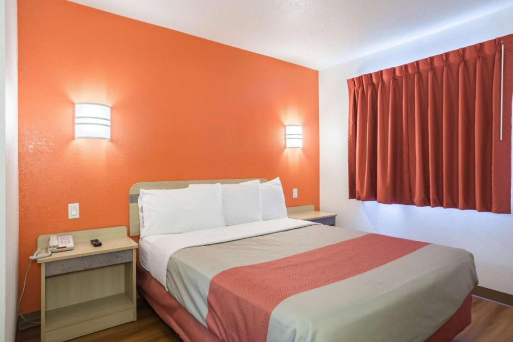 Motel6 Dale, IN 10/45