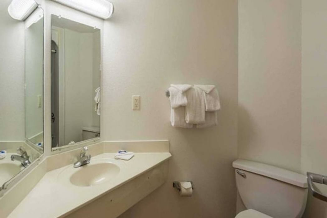Motel6 Dale, IN 12/45