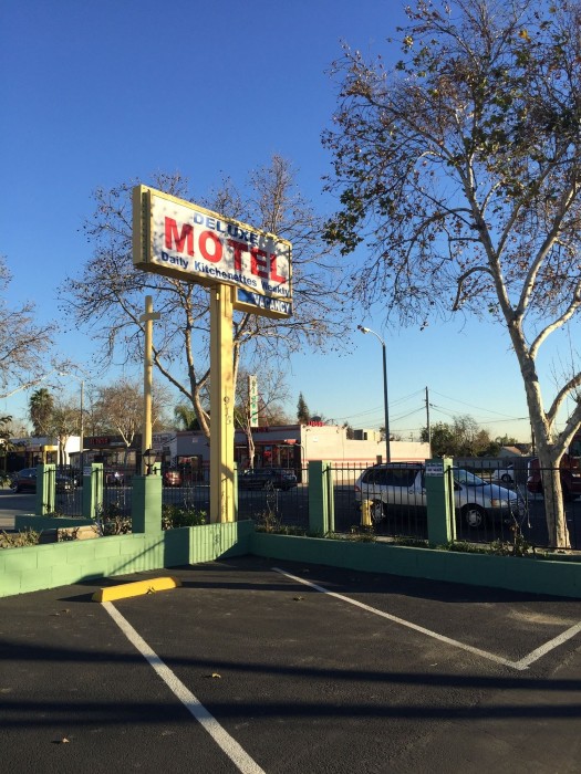 Deluxe Motel 7/17