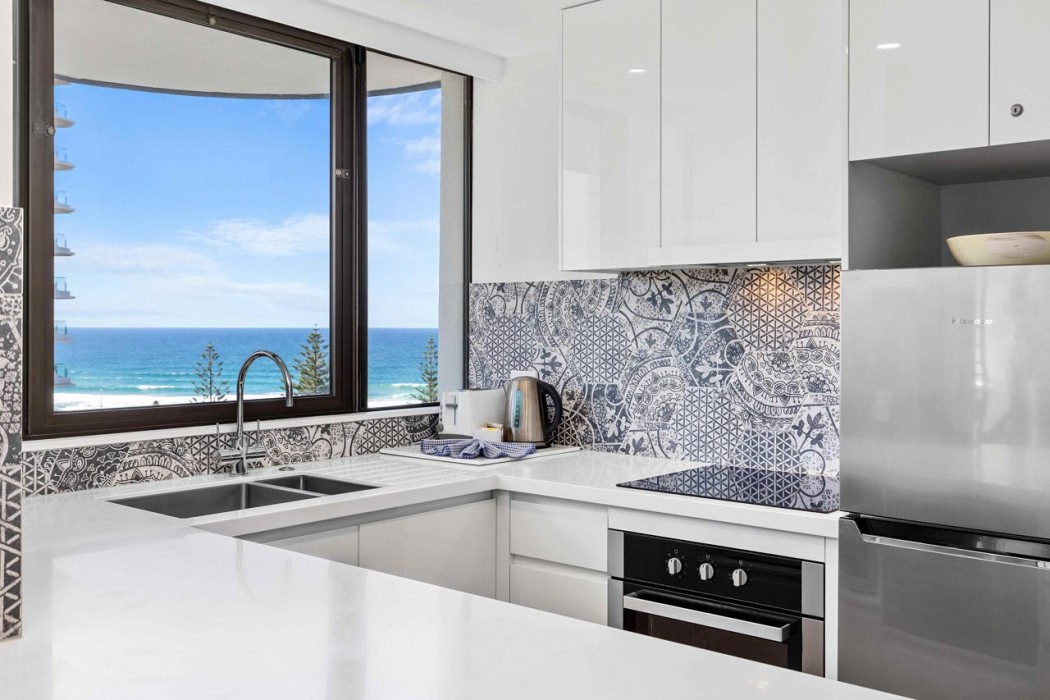 Pacific Resort Broadbeach 21/77