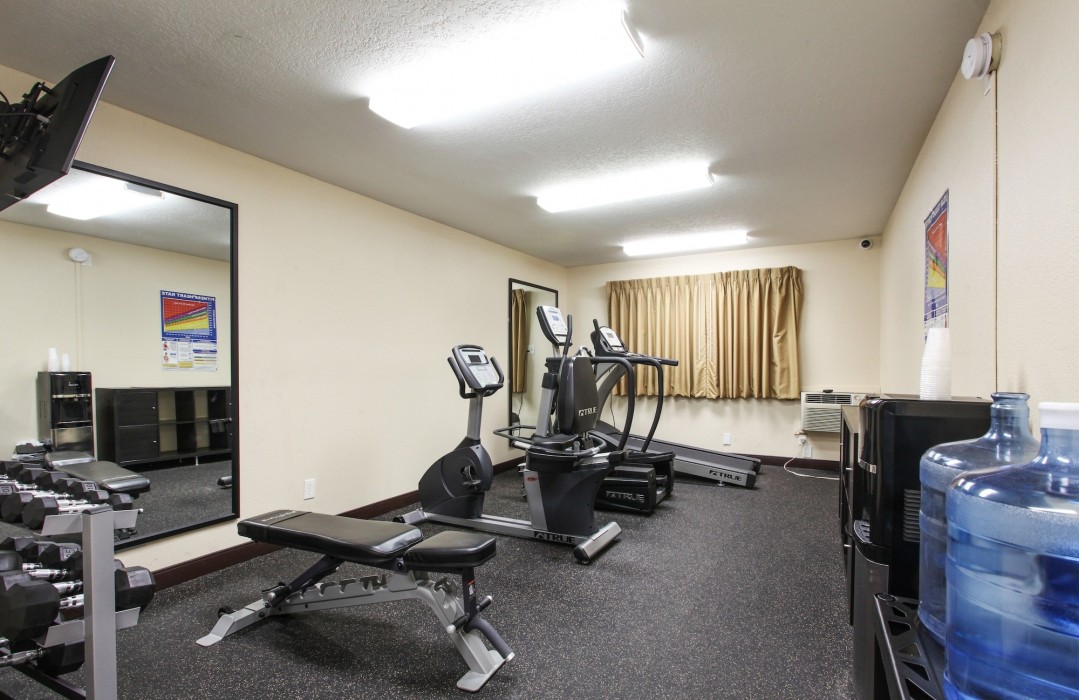 Evergreen Inn & Suites Portland photo3