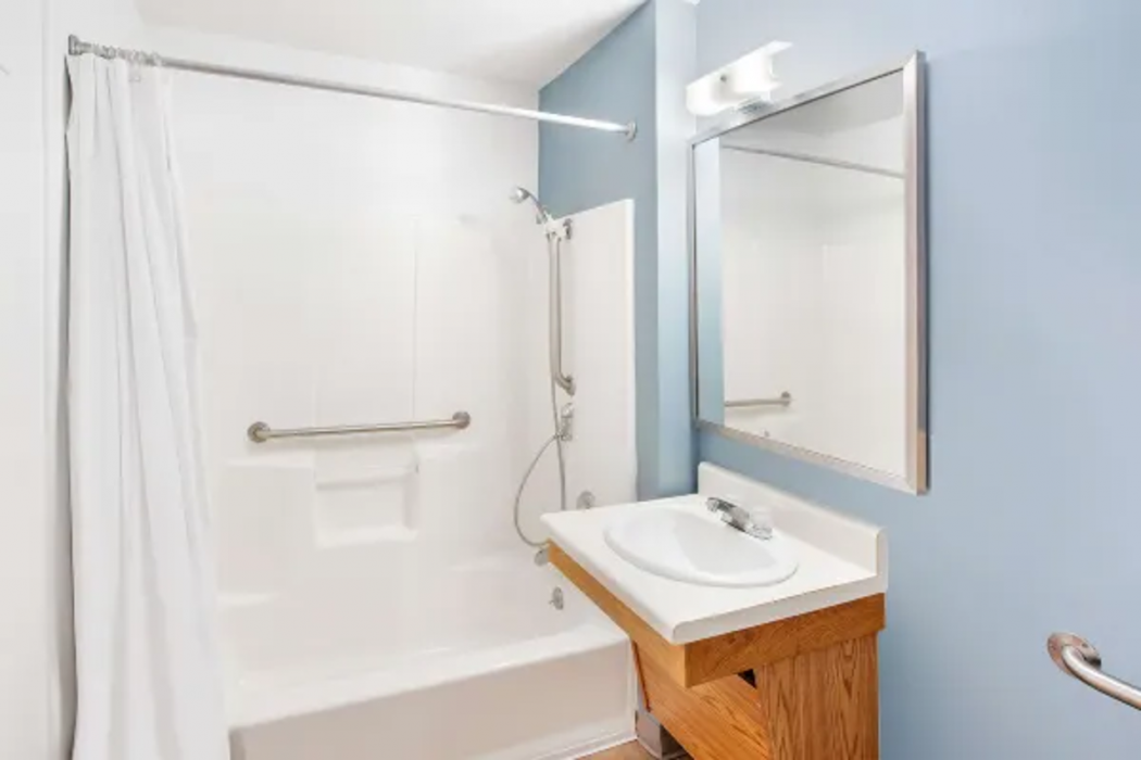 Woodspring Suites Pharr 14/33