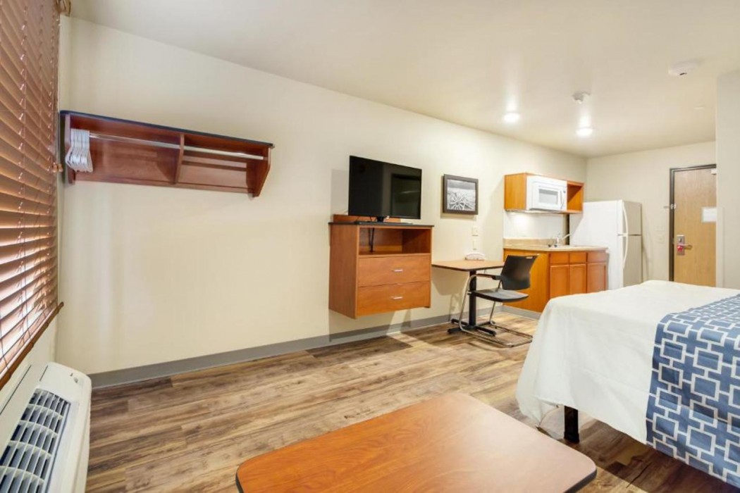 Econo Lodge Burlington I-70 12/21