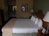 Vero Beach Inn & Suites 44/79