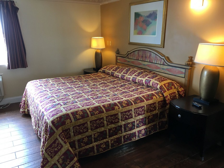 Sea Palace Motel 51/94