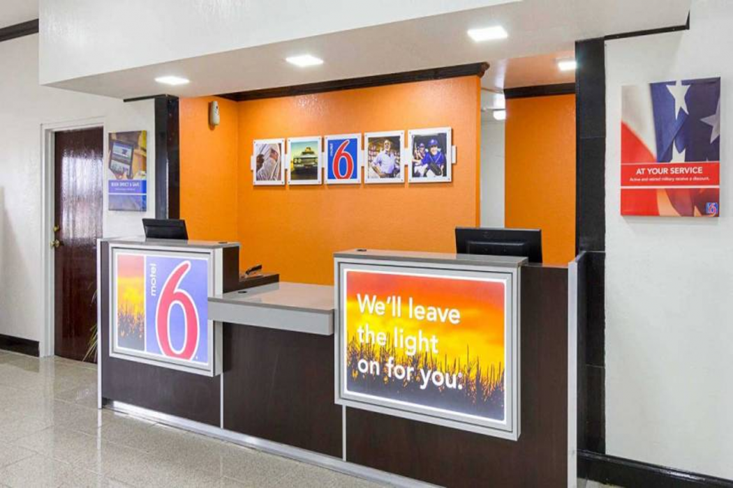 Lobby at Motel6 Sidney, OH, SIDNEY - OH