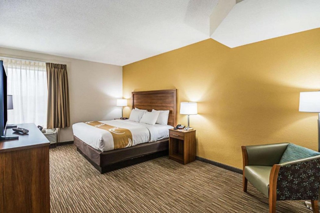 Quality Inn Berea, KY 18/32