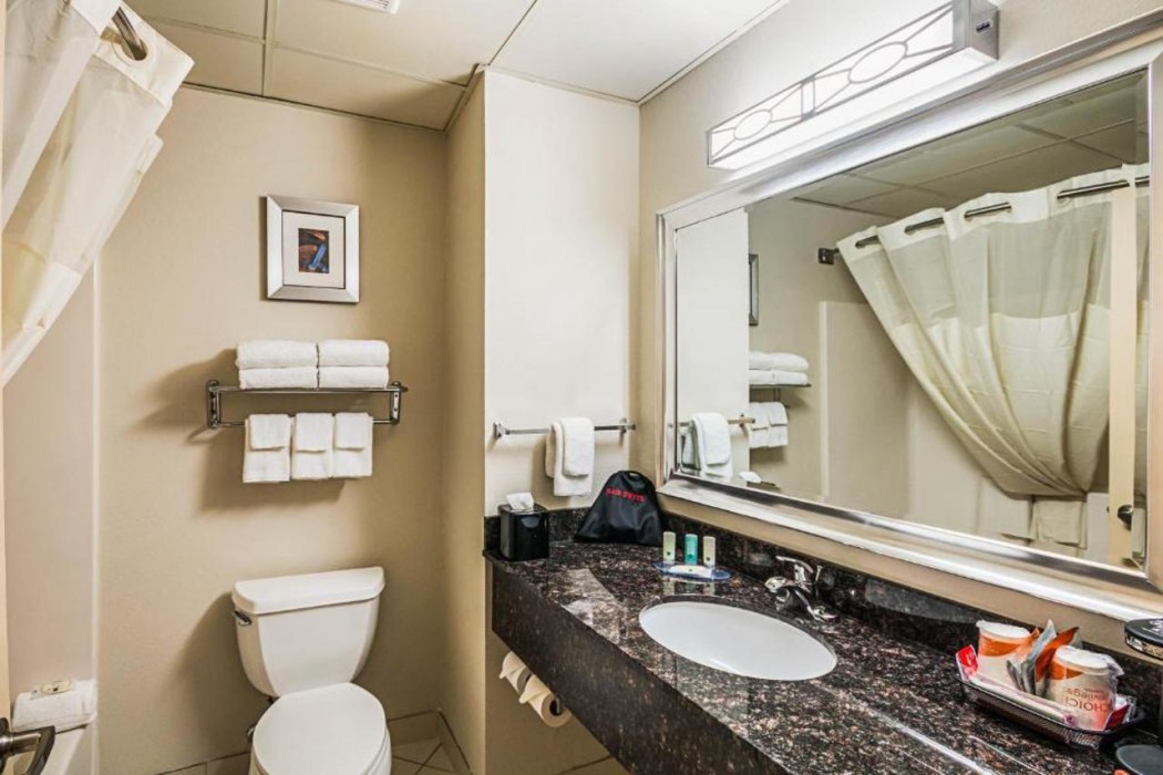 Quality Inn Berea, KY 15/32