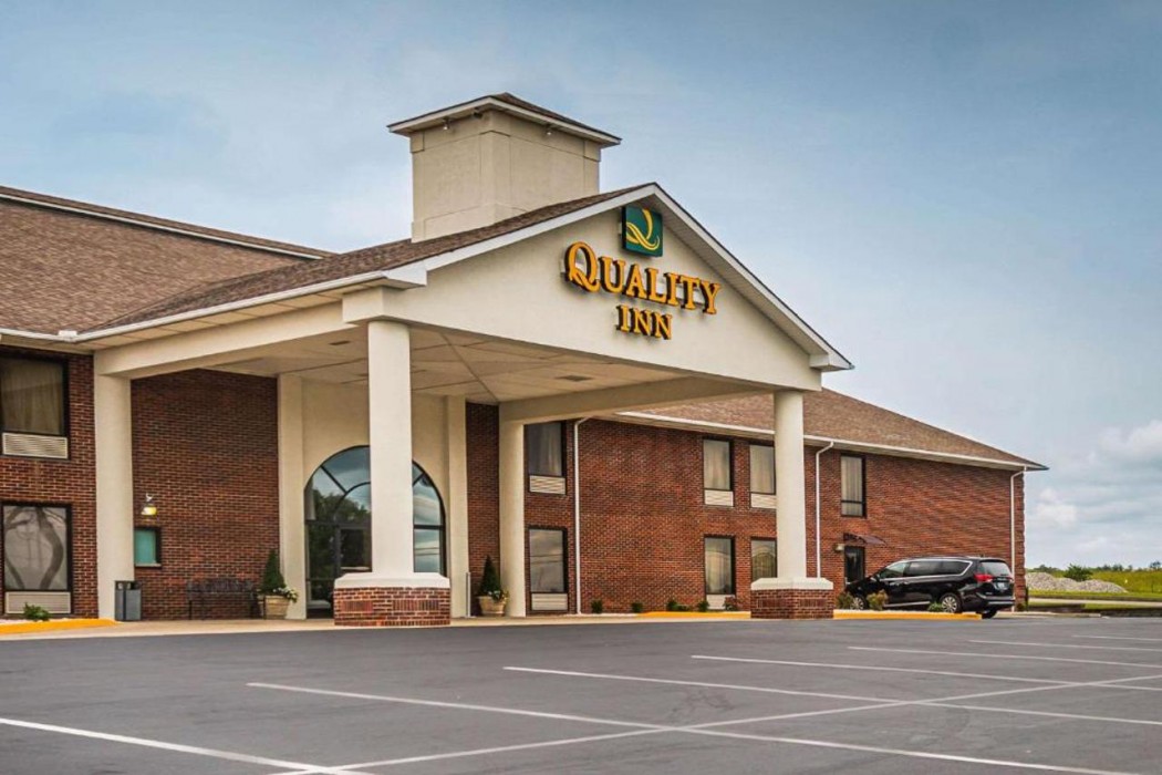 Quality Inn Berea, KY 1/32