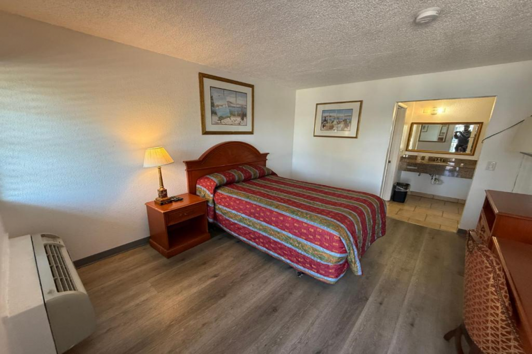 Solano Inn Vallejo Napa Valley / Six Flags 7/10