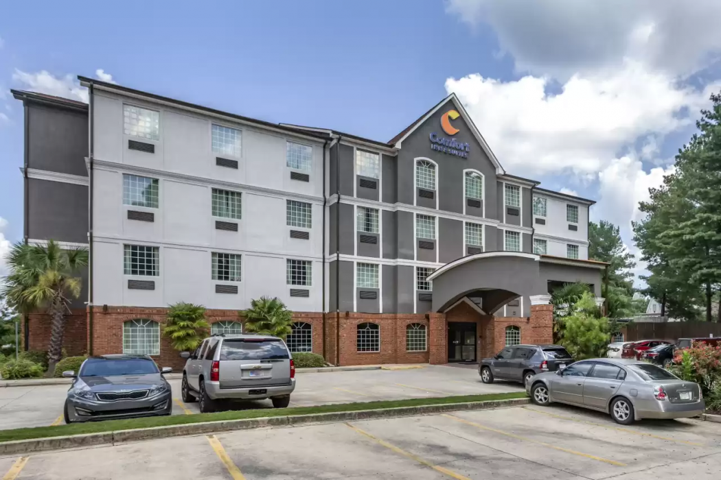 Comfort Inn & Suites Villa Rica, GA 2/47