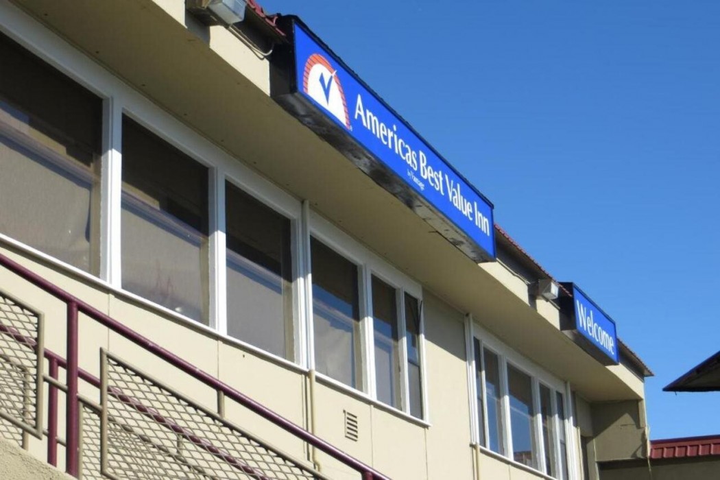 Inn at Bayshore (ex Americas Best Value Inn San Mateo) 4/11