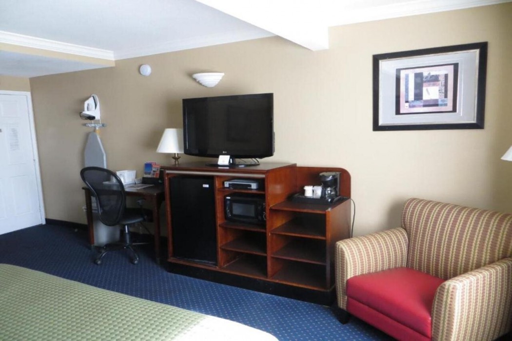 Inn at Bayshore (ex Americas Best Value Inn San Mateo) 6/11