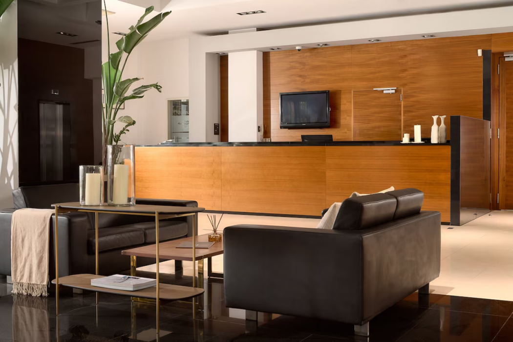 Atrium Hotel 12/78