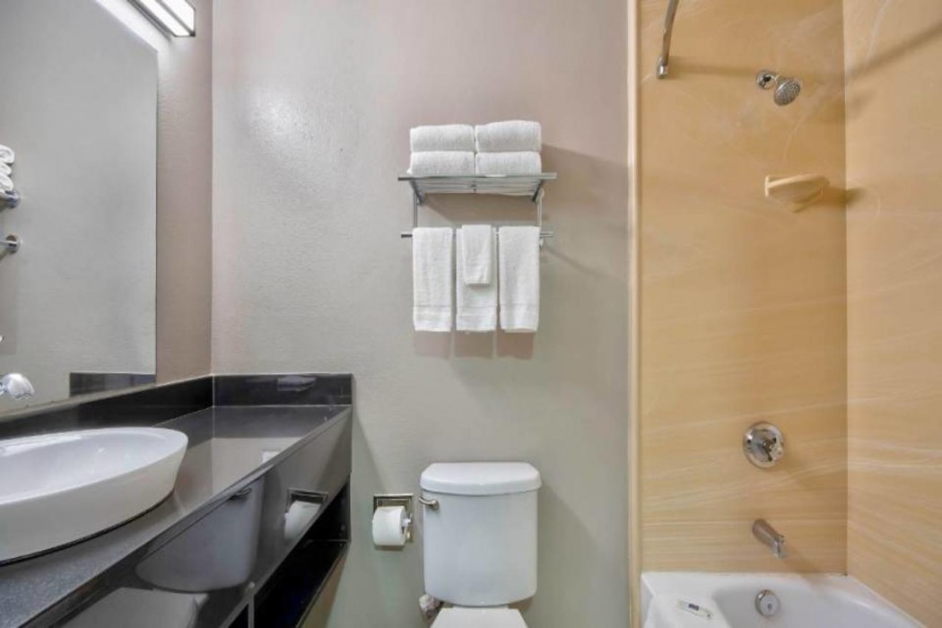Studio 6 Extended Stay - San Antonio, TX - Six Flags 11/58