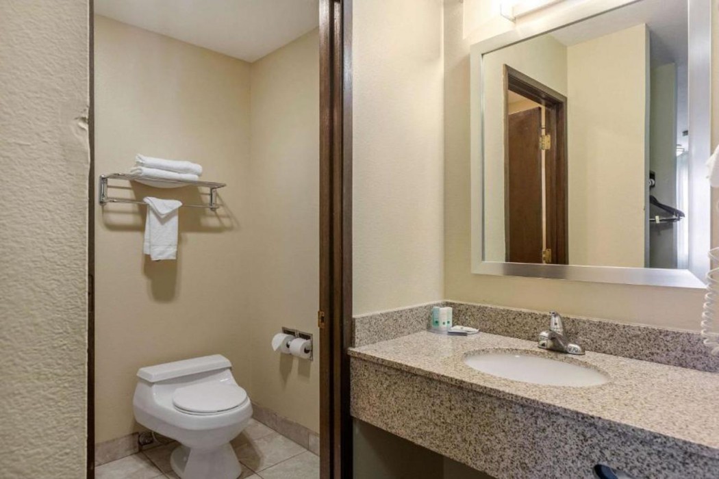 Quality Inn Ontario, OR 14/32