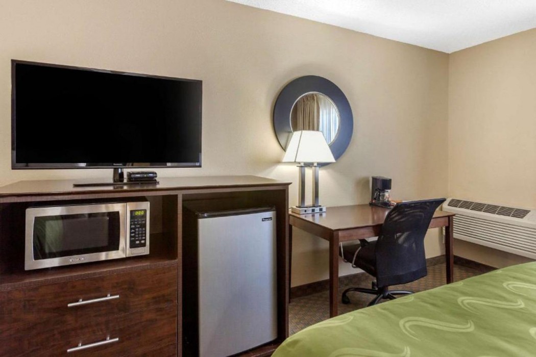 Quality Inn Ontario, OR 10/32