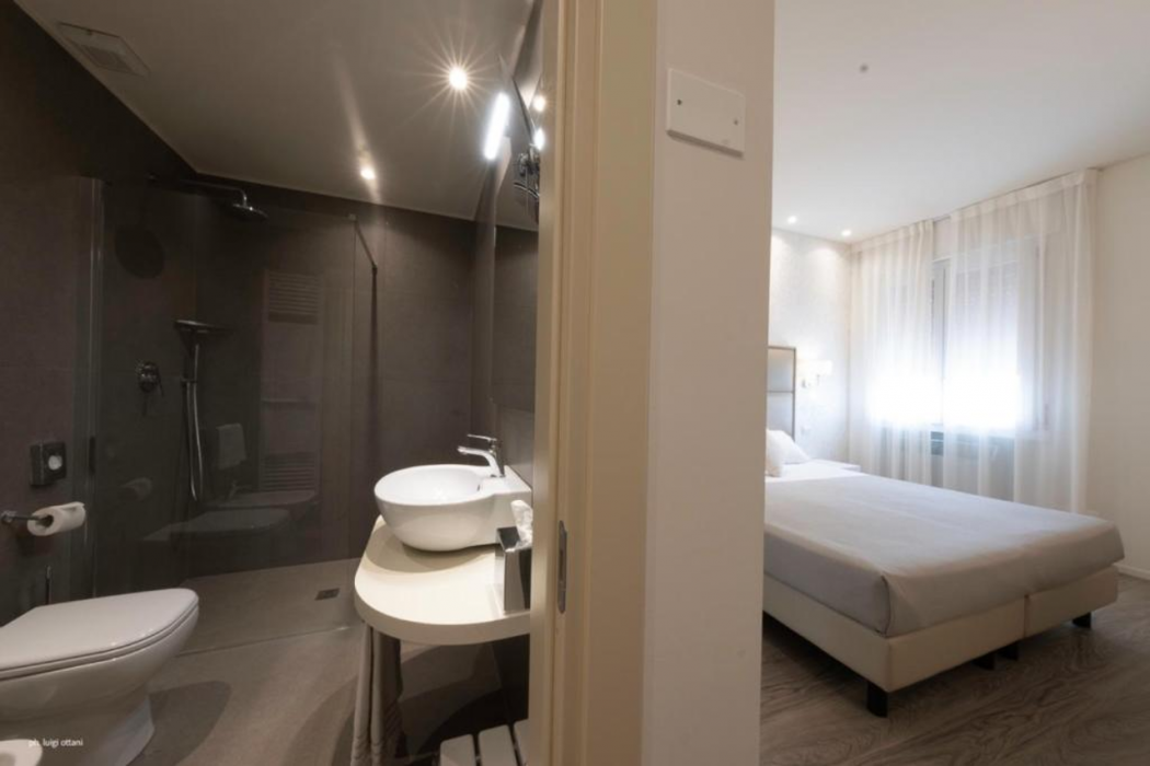 Globo Hotel 7/45