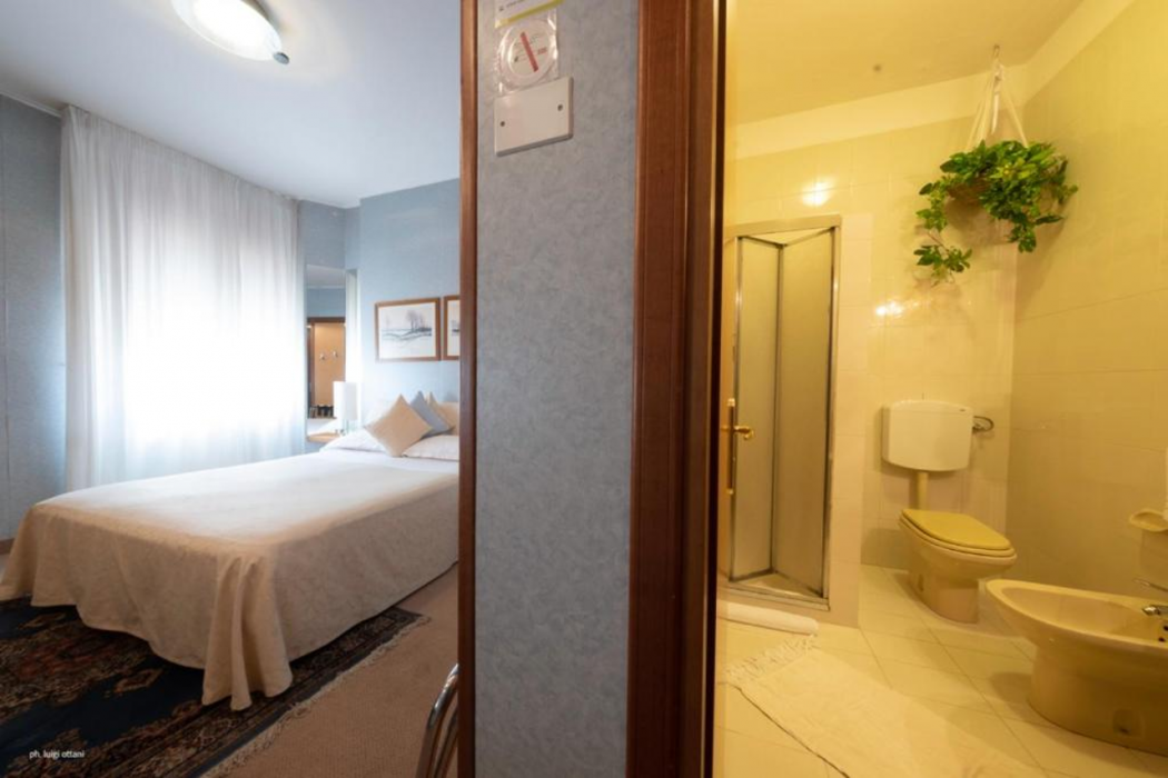 Globo Hotel 8/45