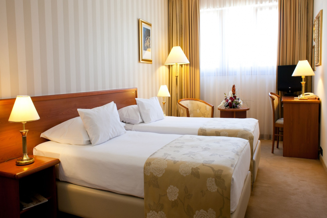 Globo Hotel 10/45
