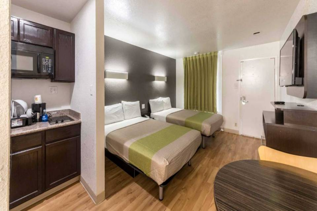 Studio6 San Antonio, TX - Fort Sam Houston Area 16/47