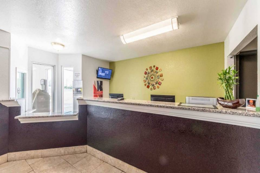 Studio6 San Antonio, TX - Fort Sam Houston Area photo3