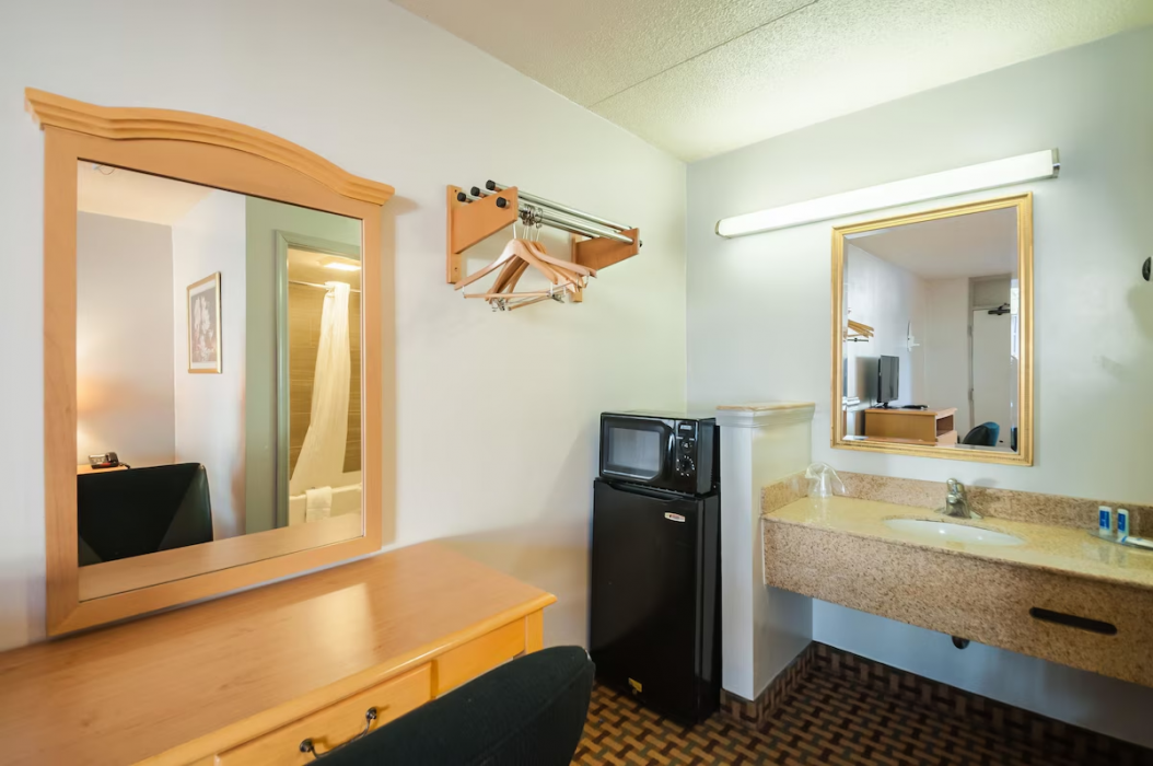 Econo Lodge Elkridge near Arundel Mills MD 11/27